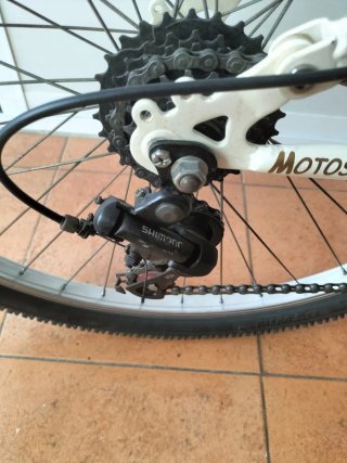 Bicicleta Montaña Aluminio 26. Shimano 21 V