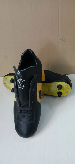 Botas de fútbol T.40 tacos recambiables