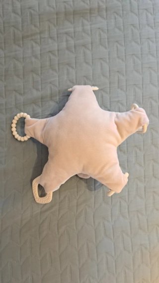 Peluche estrella con sonajero y mordedor