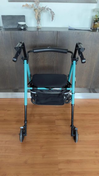 Andador ZEN con asiento regulable y frenos