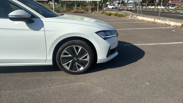 Skoda Superb Combi 1.5 TSI m-HEV Selection DSG 110 kW (150 CV)