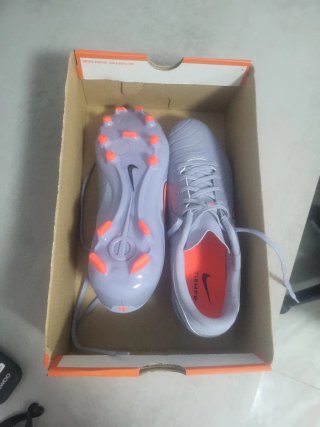 Zapatillas Fútbol Nike Grises Naranja