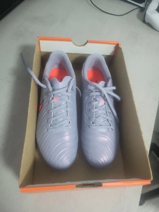 Zapatillas Fútbol Nike Grises Naranja