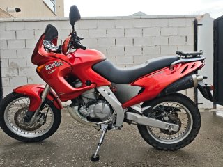 Aprilia Pegaso Cube 650 Roja