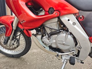 Aprilia Pegaso Cube 650 Roja