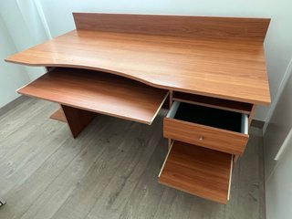 Escritorio de madera