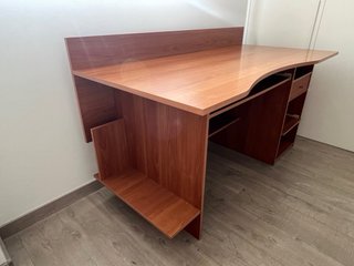 Escritorio de madera