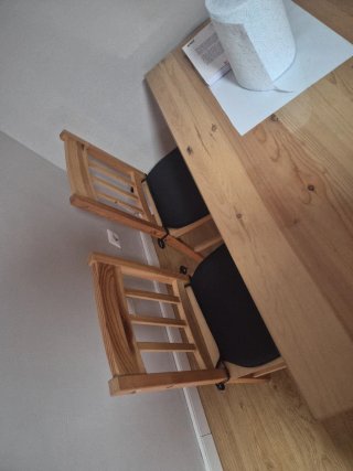 Conjunto mesa y sillas pino