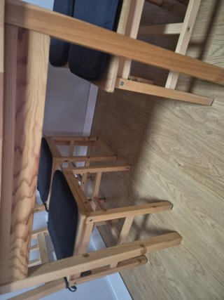 Conjunto mesa y sillas pino