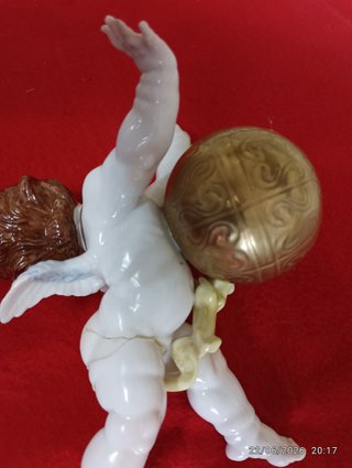 2 Figuras Ángeles Porcelana Bola Dorada