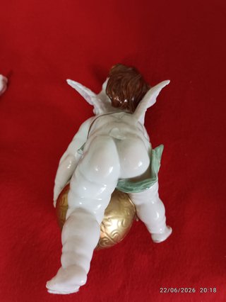 2 Figuras Ángeles Porcelana Bola Dorada