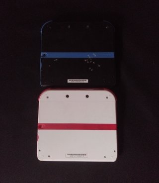 Nintendo 2DS Negra y Blanca.  Para piezas