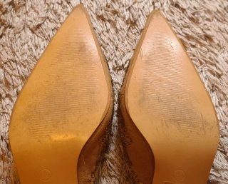 Mules Benini talla 38 con tacón y pedrería dorada