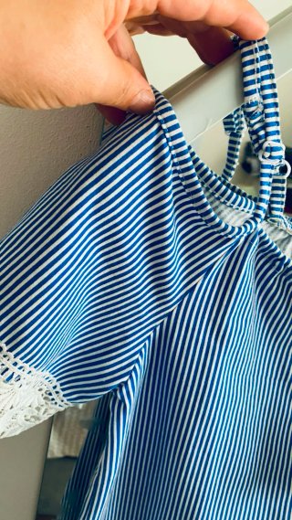 Blusa tirantes ajustables hombros descubiertos