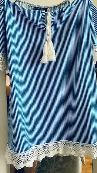 Blusa tirantes ajustables hombros descubiertos