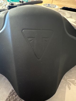 Tapa Colín / Cubierta Asiento Monoplaza Triumph