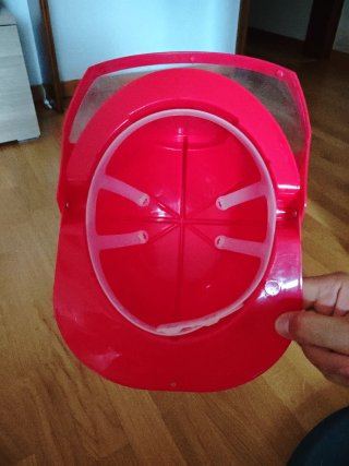 Casco bombero juguete rojo