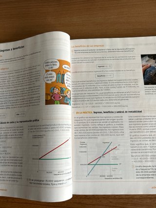 Economía y emprendimiento. 4 Secundaria. Revuel...