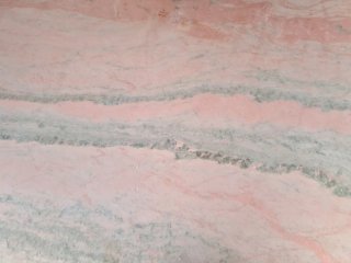Mesa de hierro y mármol