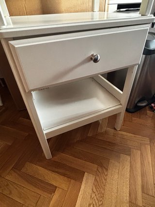 Mesitas de noche blancas de madera