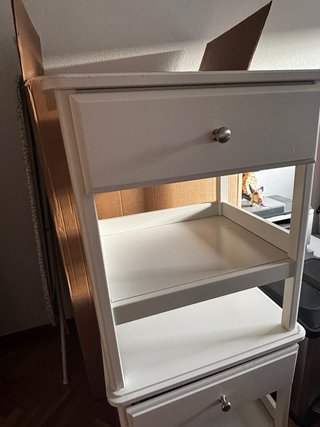 Mesitas de noche blancas de madera
