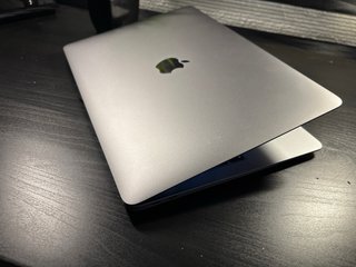 MacBook Air 2019 / i5 / 8 / 128 / 87% Salud