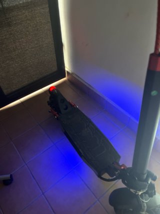Patinete Eléctrico Negro y Rojo