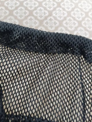 Bolsa de malla Nike negra sin estrenar vino dentro