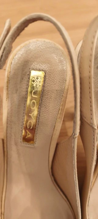 Zapatos de tacón beige peep toe JOYCA