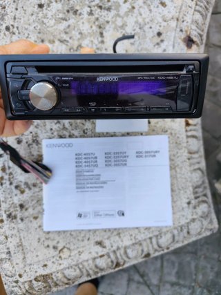 Radio cassette Kenwood, se quitó por baja de coche