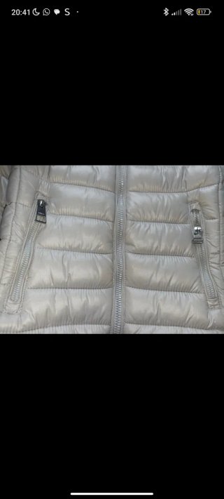 Chaqueta gris acolchada entretiempo