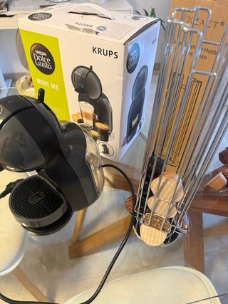 Cafetera Dolce Gusto Mini Me + Holder capsulas