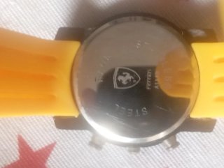 Reloj Ferrari Negro y Amarillo