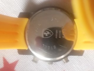 Reloj Ferrari Negro y Amarillo
