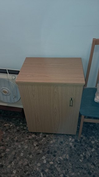Máquina de coser Alfa con mueble