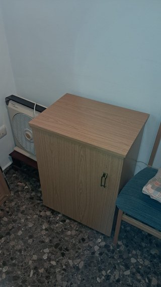 Máquina de coser Alfa con mueble