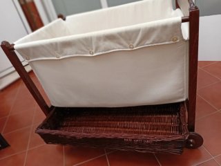 Mini Cuna de madera y mimbre