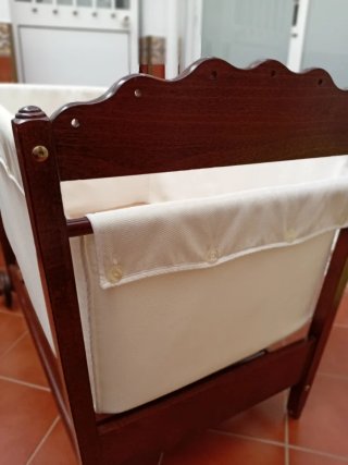 Mini Cuna de madera y mimbre