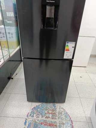 Nevera negra dispensador de agua Nueva Con Tara