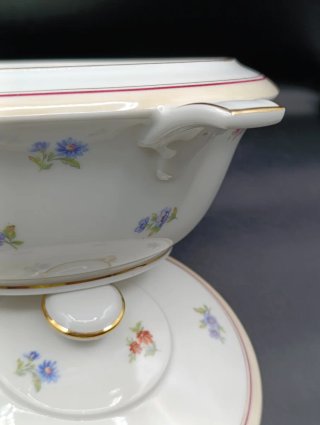 Sopera porcelana francesa UML