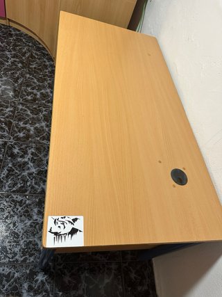 Escritorio madera y metal azul
