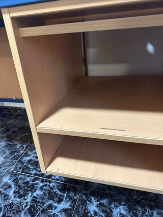Escritorio madera y metal azul