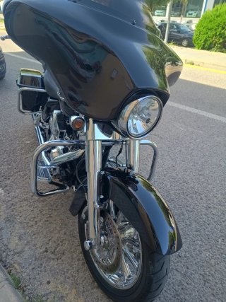 Harley Davidson Street Glide Negra