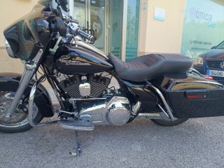 Harley Davidson Street Glide Negra