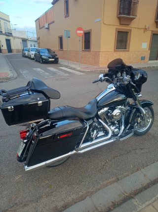Harley Davidson Street Glide Negra