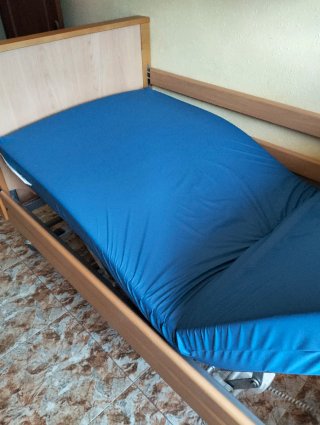 Cama individual articulada madera