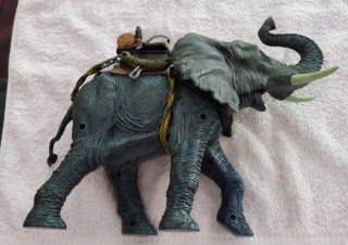 Elefante Chap Mei con montura