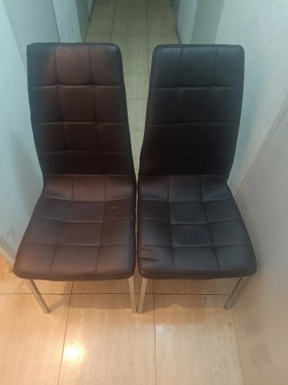 Mesa Comedor extensible  Blanca y Negra con sillas