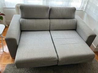 Sofá 2 plazas gris tela