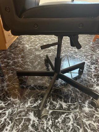 Sillón de oficina negro